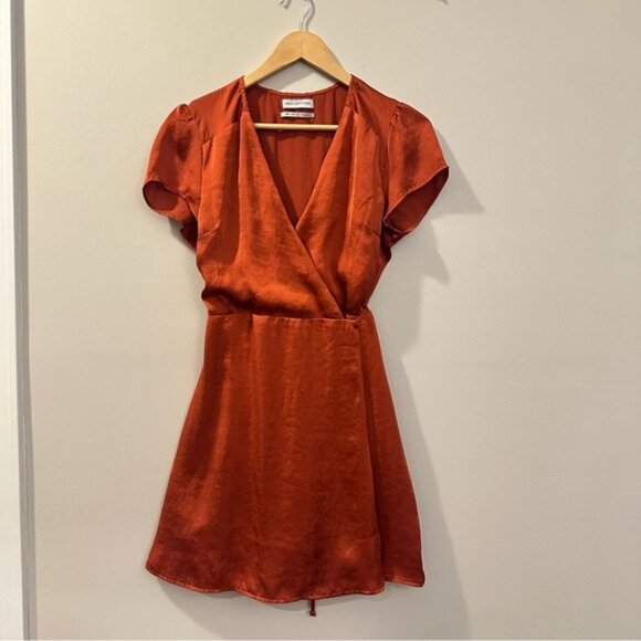 Urban Outfitters Rust Satin Wrap Dress Short Sleeve Size Medium Boho Autumncore - Picture 3 of 11